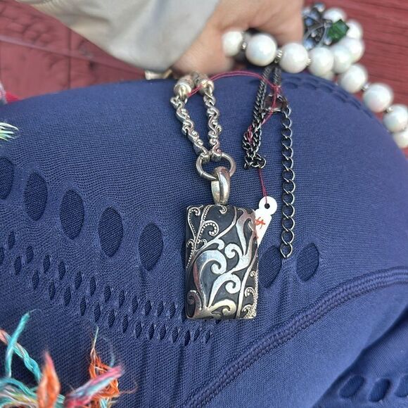 Set of 3 Stylish Necklaces - Elegant, Colorful & Classic - Picture 15 of 16